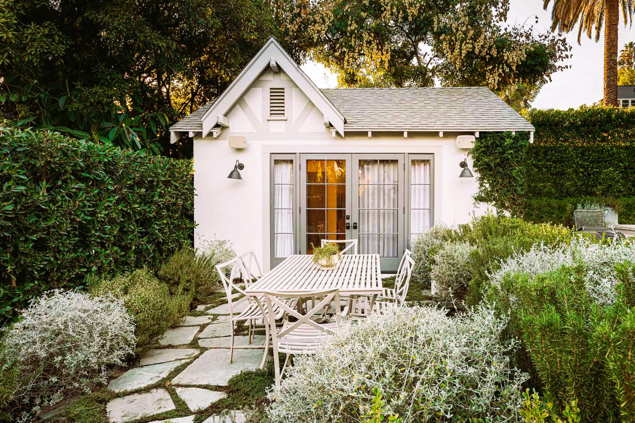 small backyard landscaping ideas